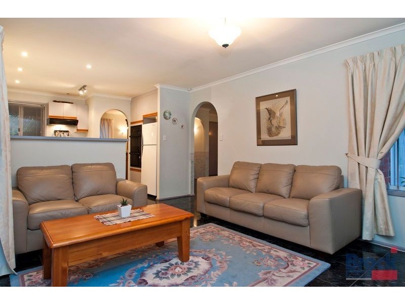 2 Deakin Court, Trott Park SA 5158