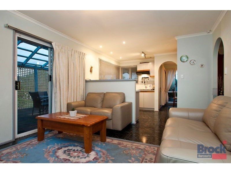 2 Deakin Court, Trott Park SA 5158
