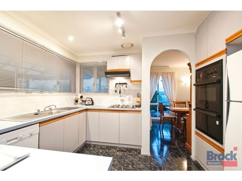 2 Deakin Court, Trott Park SA 5158
