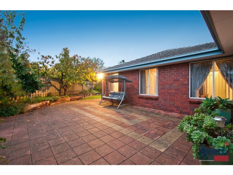 2 Deakin Court, Trott Park SA 5158