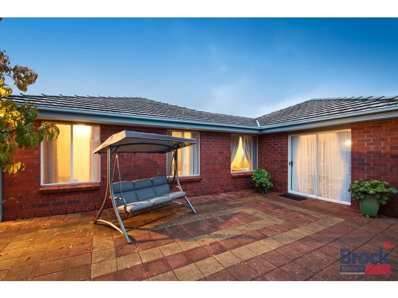 2 Deakin Court, Trott Park SA 5158