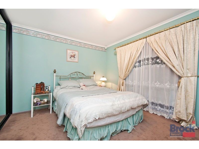 2 Deakin Court, Trott Park SA 5158