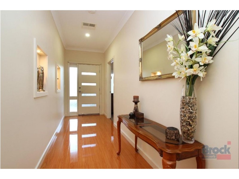 2 Bradbury Court, Hallett Cove SA 5158