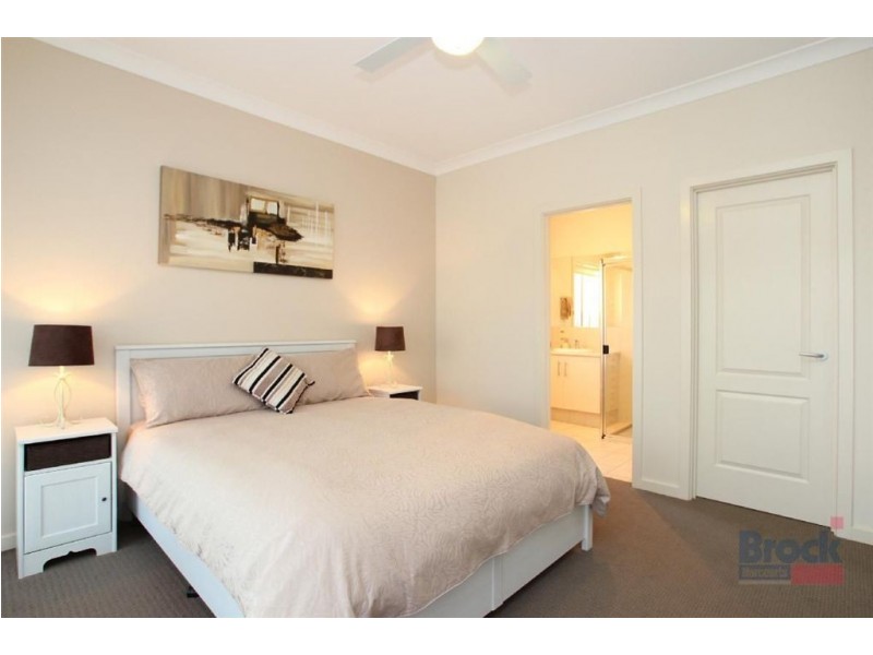 2 Bradbury Court, Hallett Cove SA 5158