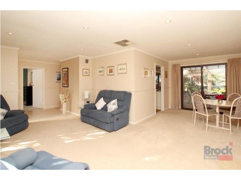 26 Coringle Crescent, Hallett Cove SA 5158