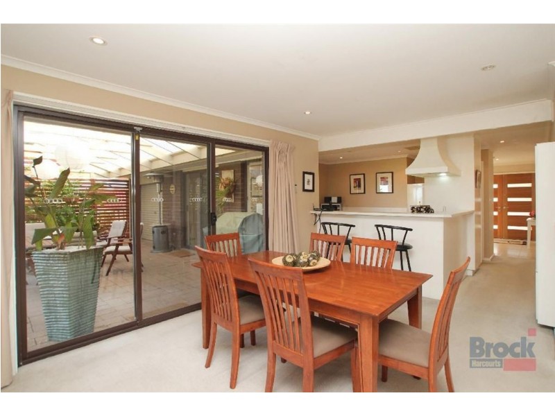 26 Coringle Crescent, Hallett Cove SA 5158