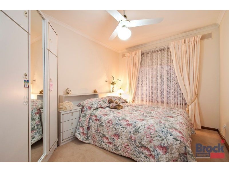 4 Resolute Crescent, Hallett Cove SA 5158