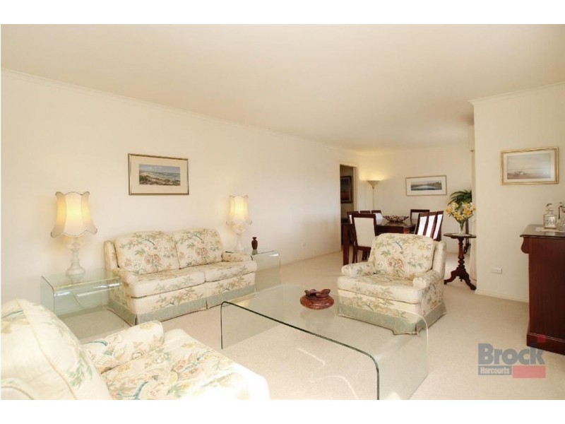 32 Caswell Drive, Hallett Cove SA 5158