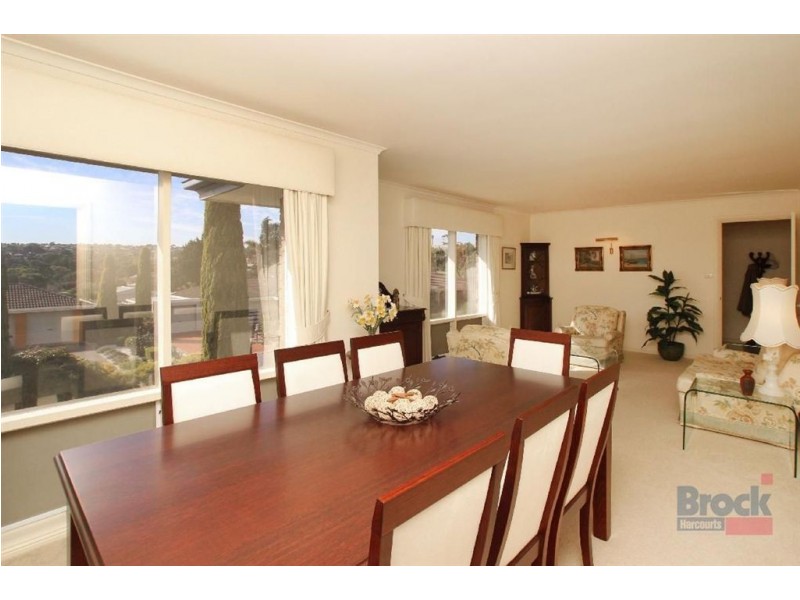 32 Caswell Drive, Hallett Cove SA 5158