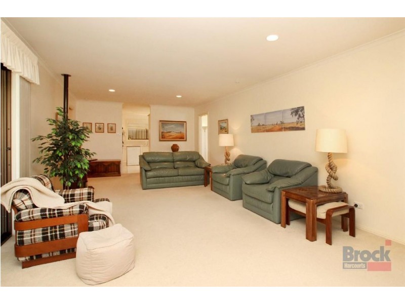 32 Caswell Drive, Hallett Cove SA 5158