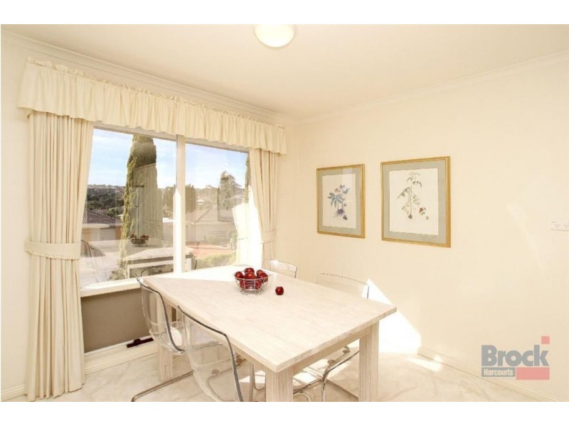 32 Caswell Drive, Hallett Cove SA 5158