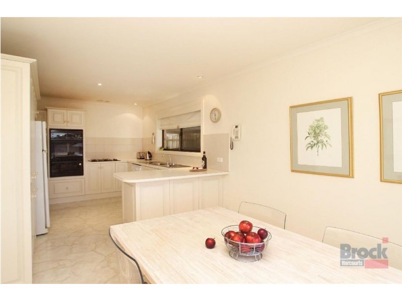 32 Caswell Drive, Hallett Cove SA 5158