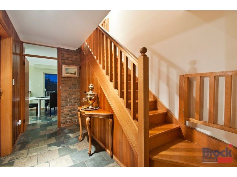 17 Takari Court, Hallett Cove SA 5158