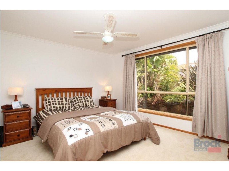 1 Brampton Court, Hallett Cove SA 5158