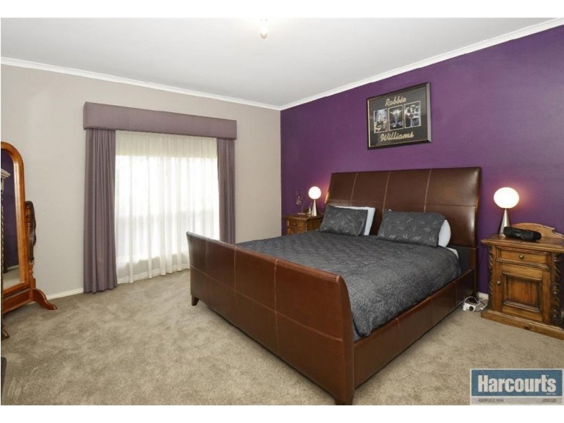 12 Ibis Crescent, Hallett Cove SA 5158
