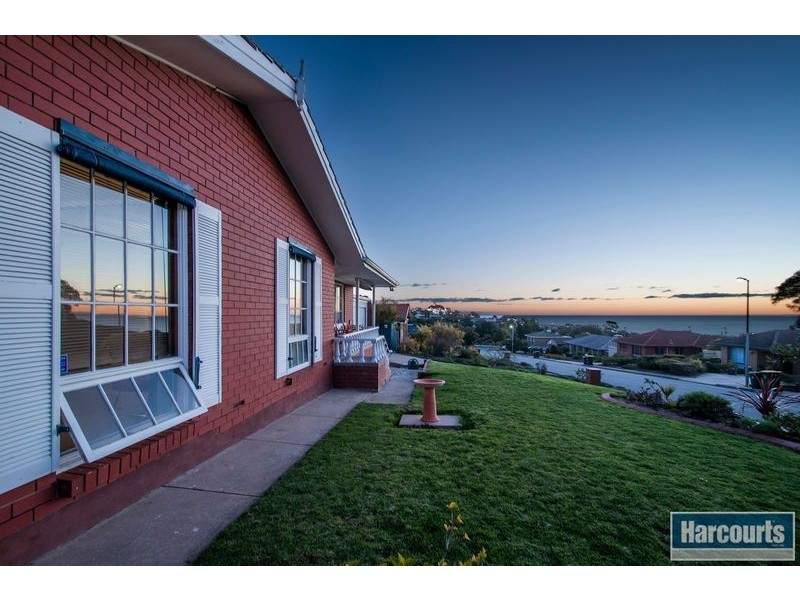 8 Aurora Street, Hallett Cove SA 5158