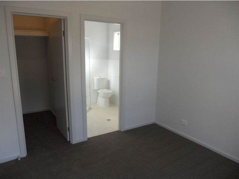 8 Yerong Street, Seacombe Gardens SA 5047