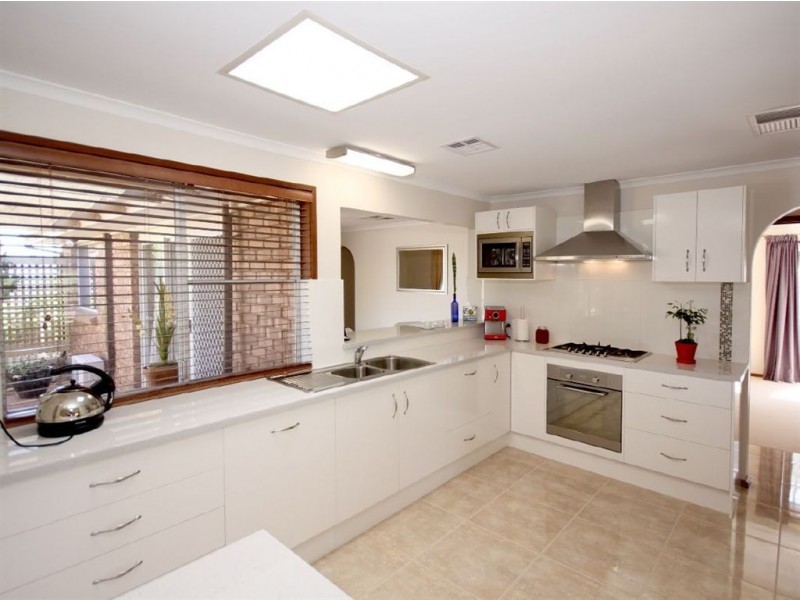 13 Tornado Avenue, Hallett Cove SA 5158