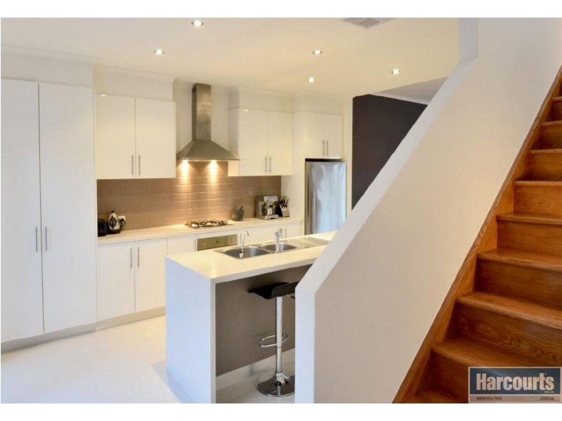 11 Barton Avenue, Kingston Park SA 5049