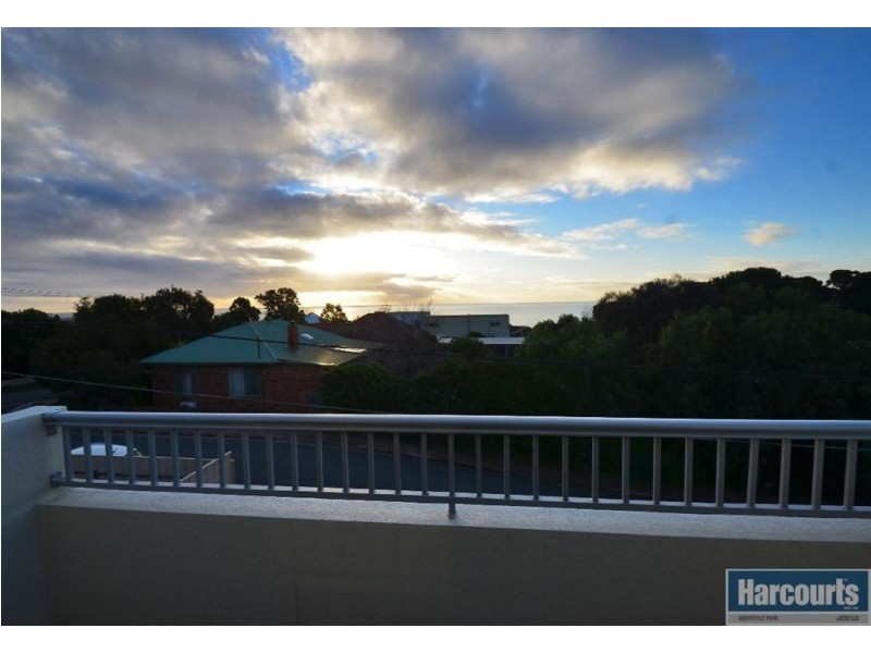 11 Barton Avenue, Kingston Park SA 5049