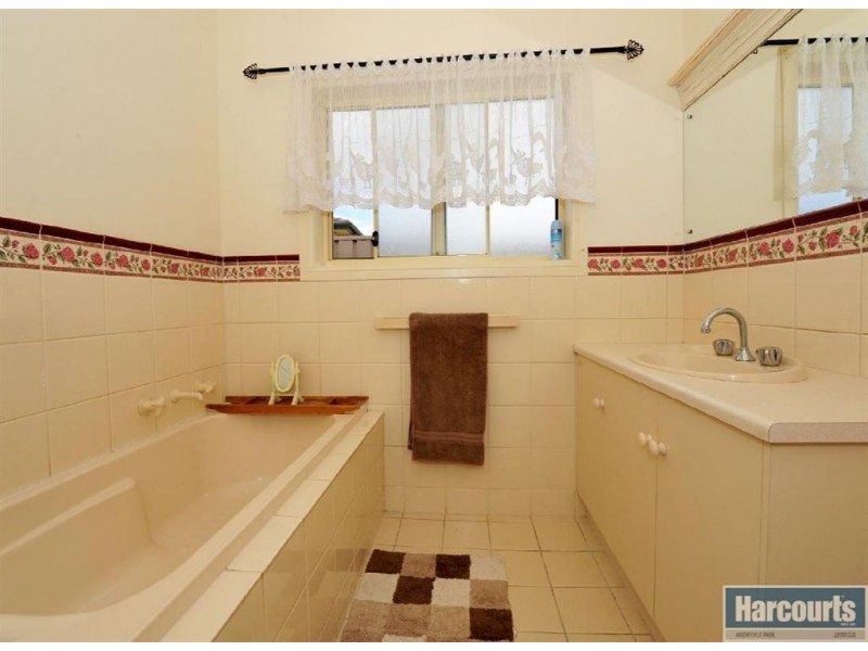 7 Carlisle Court, Hallett Cove SA 5158