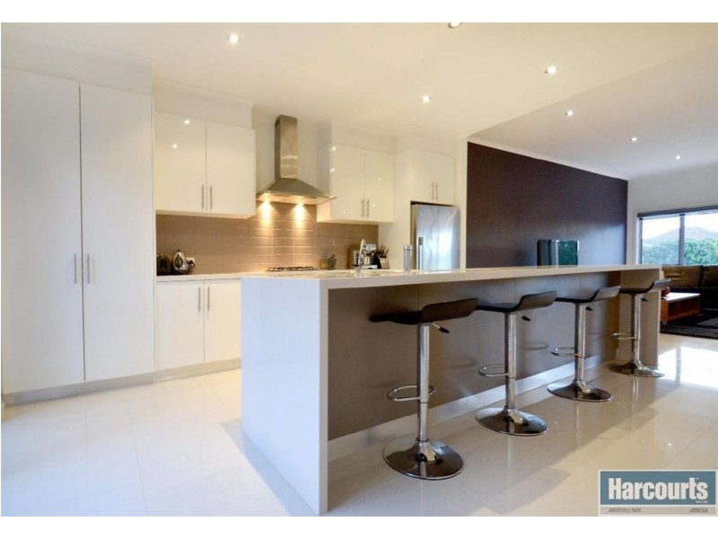 11 Barton Avenue, Kingston Park SA 5049