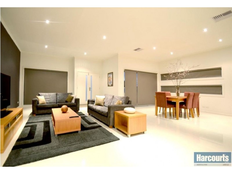 11 Barton Avenue, Kingston Park SA 5049