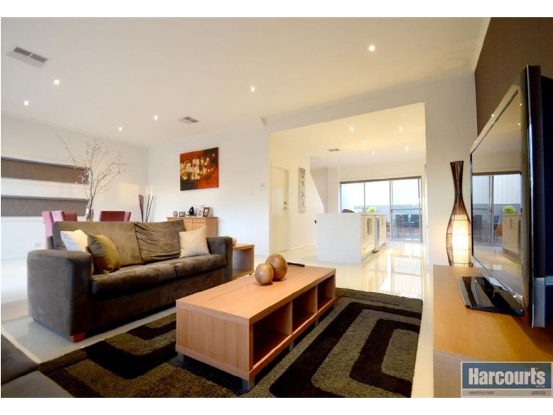 11 Barton Avenue, Kingston Park SA 5049