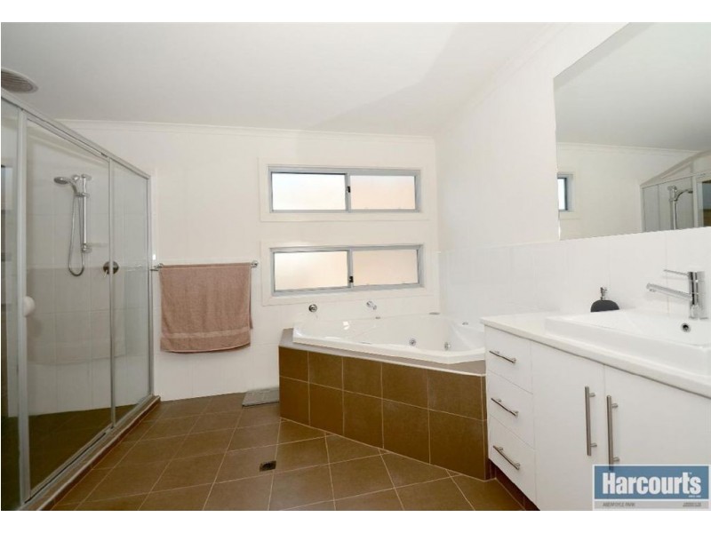 11 Barton Avenue, Kingston Park SA 5049