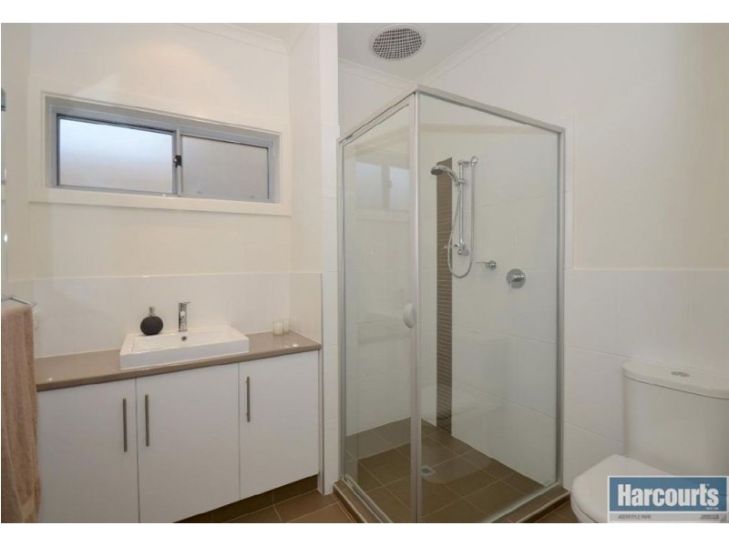 11 Barton Avenue, Kingston Park SA 5049