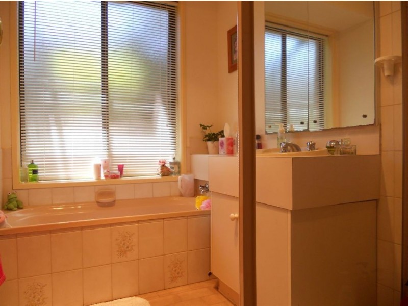 13 Southbound Avenue, Aberfoyle Park SA 5159