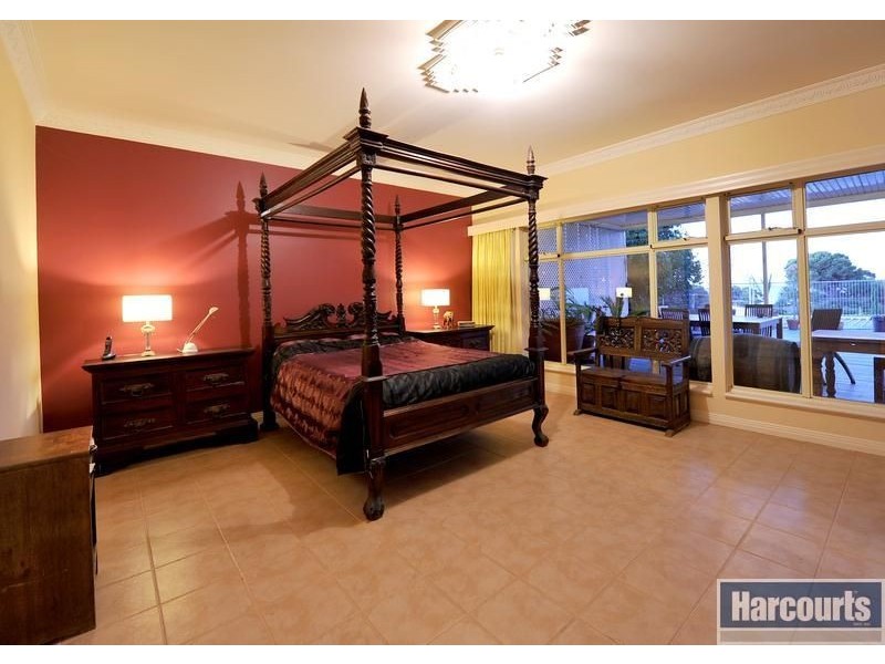 9 Dudley Crescent, Marino SA 5049