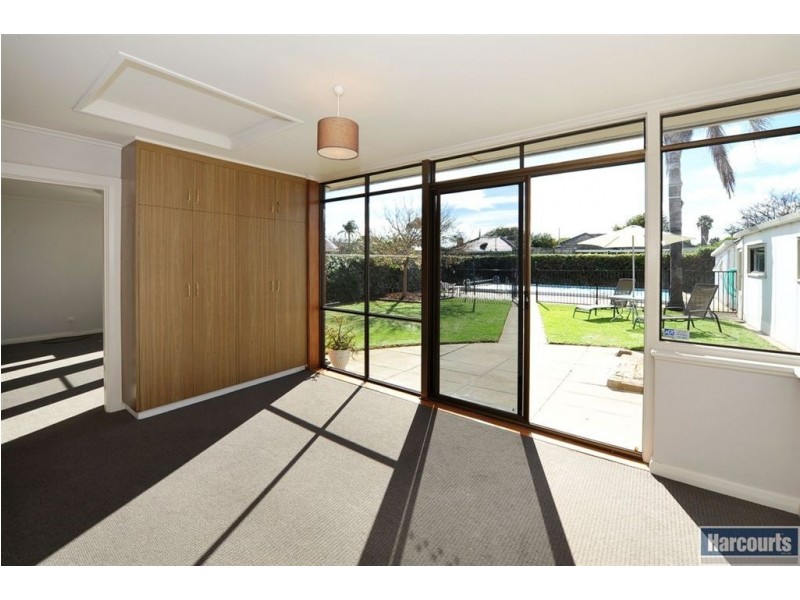 36 Dunrobin Road, Hove SA 5048