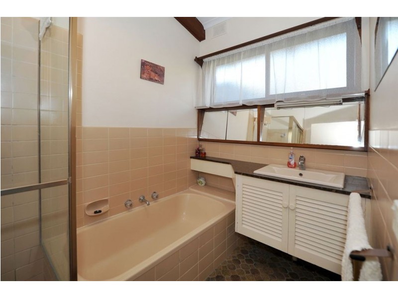 4 Mayflower Crescent, Hallett Cove SA 5158