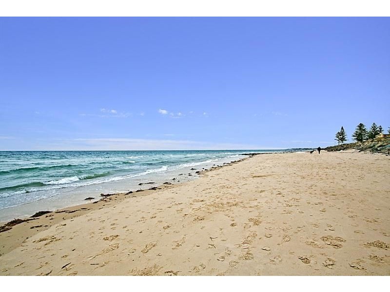 1/11 Yarrum Grove, Glenelg SA 5045