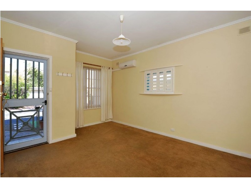 1/11 Yarrum Grove, Glenelg SA 5045