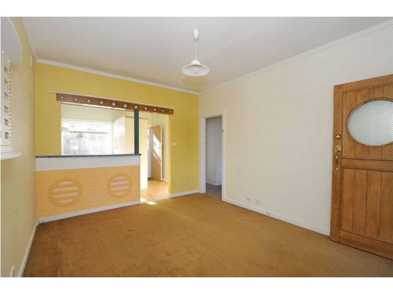 1/11 Yarrum Grove, Glenelg SA 5045