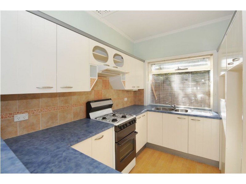 1/11 Yarrum Grove, Glenelg SA 5045