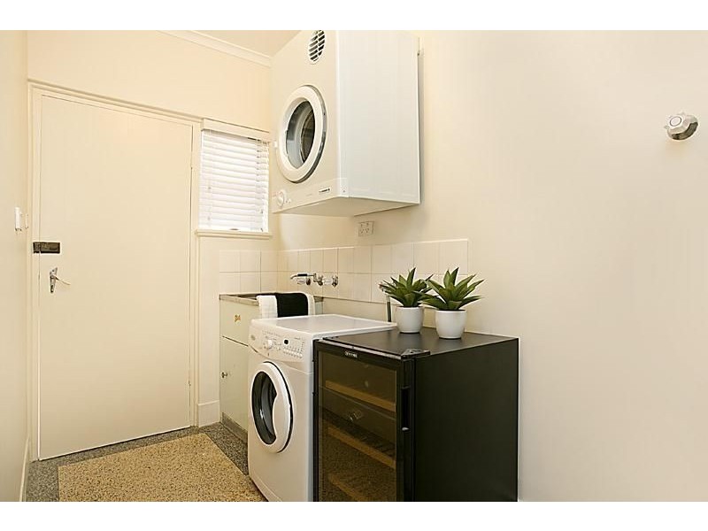 1/11 Yarrum Grove, Glenelg SA 5045