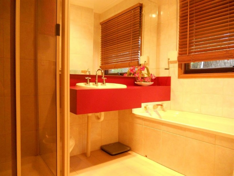 112 Lander road, Trott Park SA 5158
