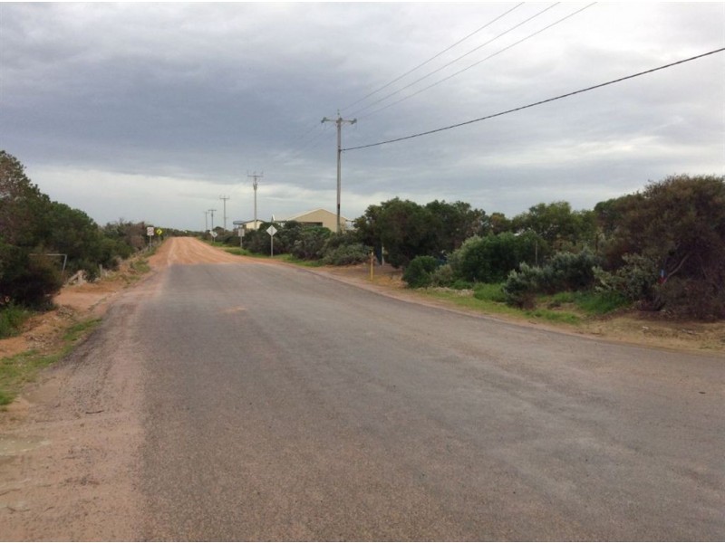 63 The Esplanade, Thompson Beach SA 5501