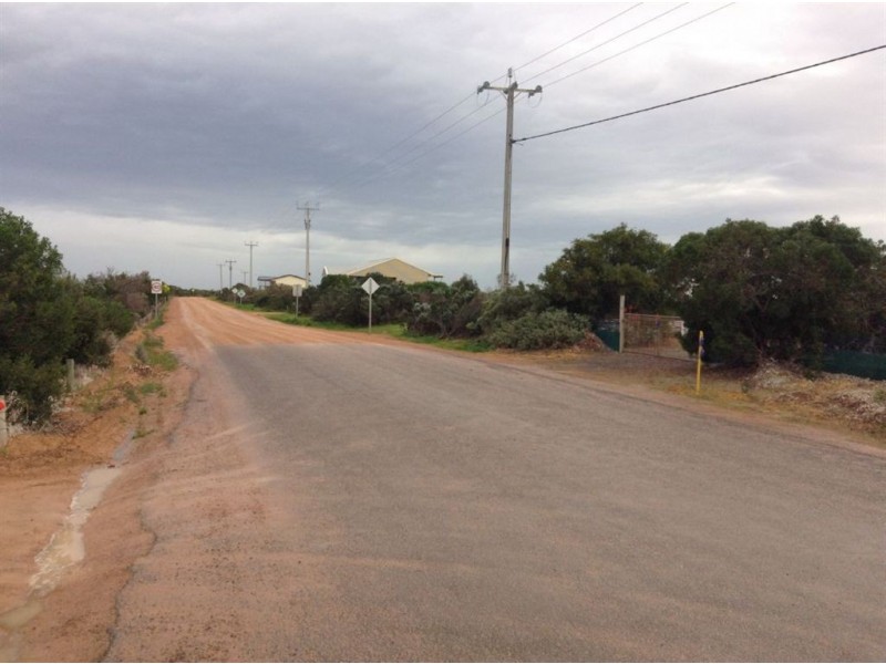 63 The Esplanade, Thompson Beach SA 5501