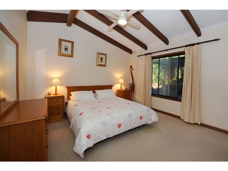 4 Mayflower Crescent, Hallett Cove SA 5158