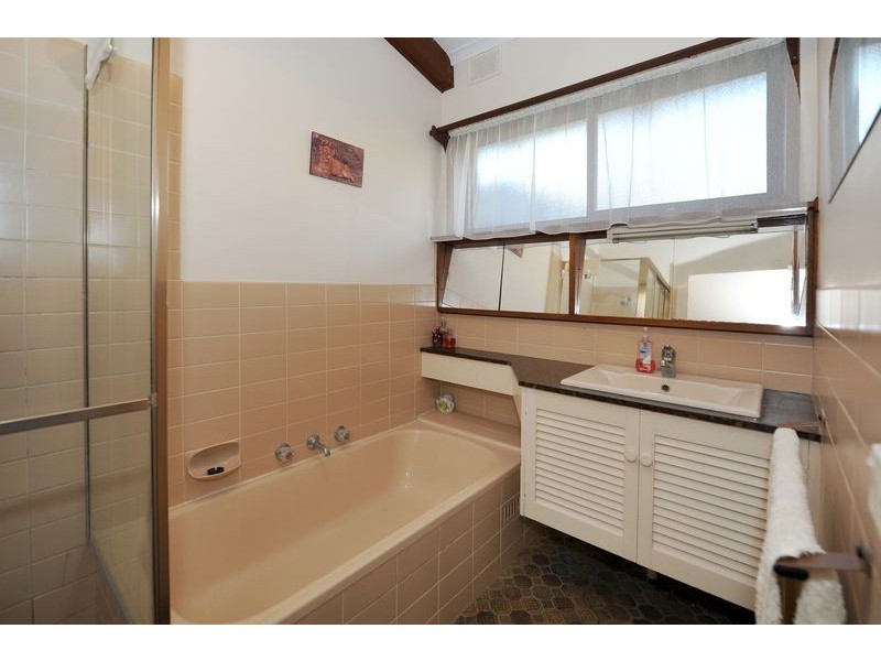 4 Mayflower Crescent, Hallett Cove SA 5158