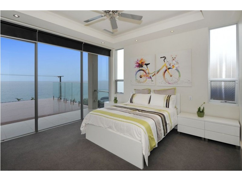 2 Marine Parade, Marino SA 5049