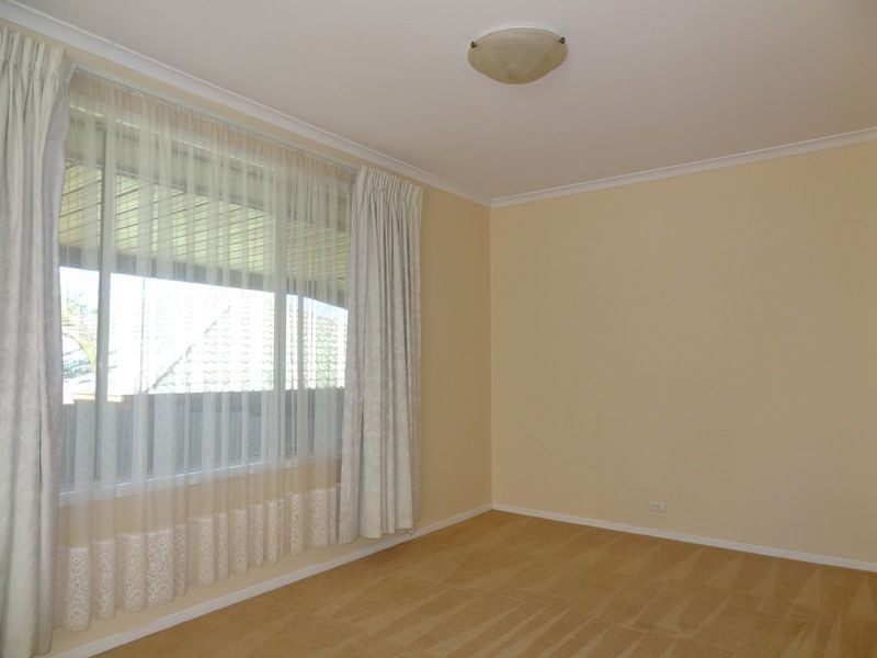 11 Streeton Court, Trott Park SA 5158