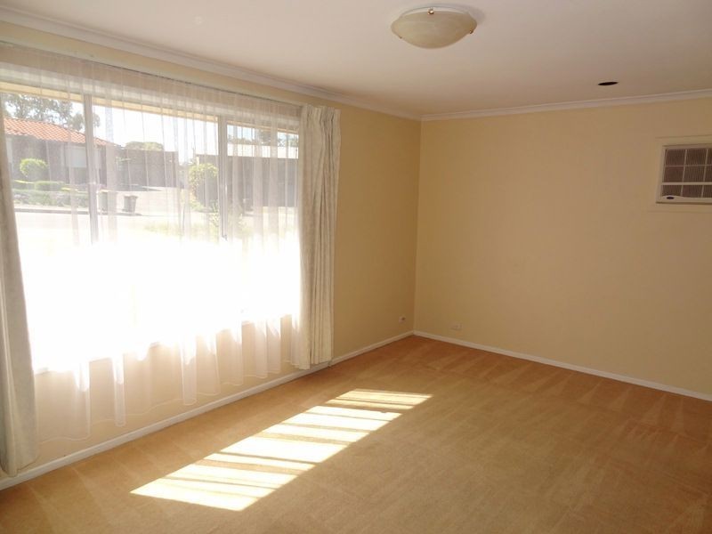 11 Streeton Court, Trott Park SA 5158