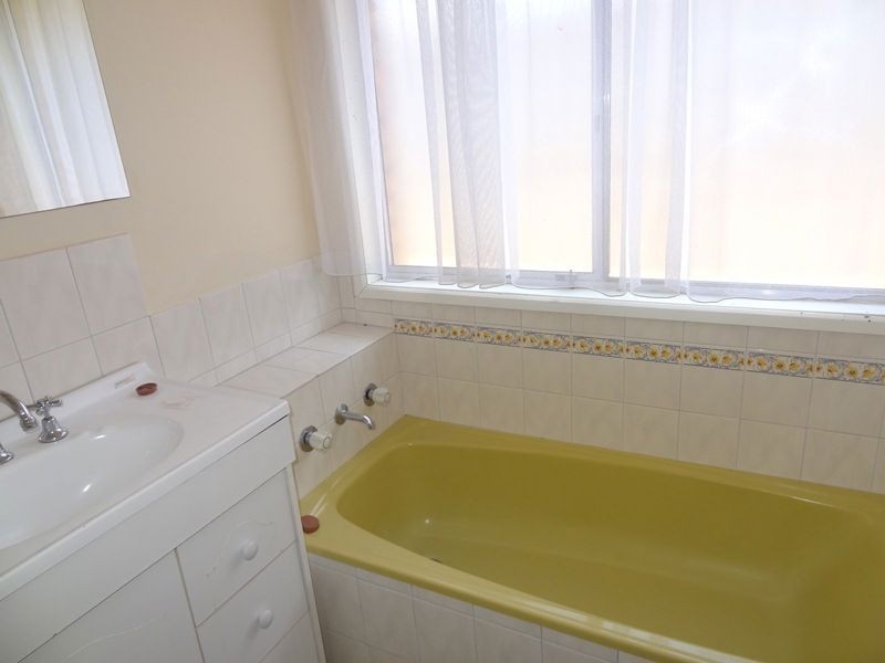 11 Streeton Court, Trott Park SA 5158