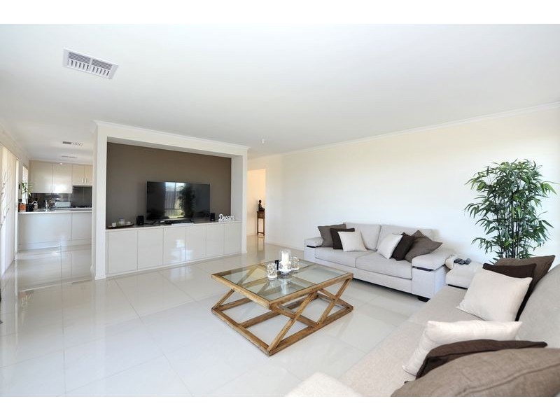 13 Kangaroo Thorn Road, Trott Park SA 5158