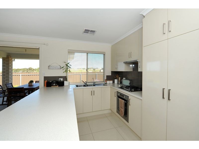13 Kangaroo Thorn Road, Trott Park SA 5158
